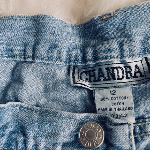 CHANDRA FRAYED JEAN SHORTS - Picture 3 of 8
